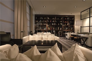 Sala de estar en el lobby