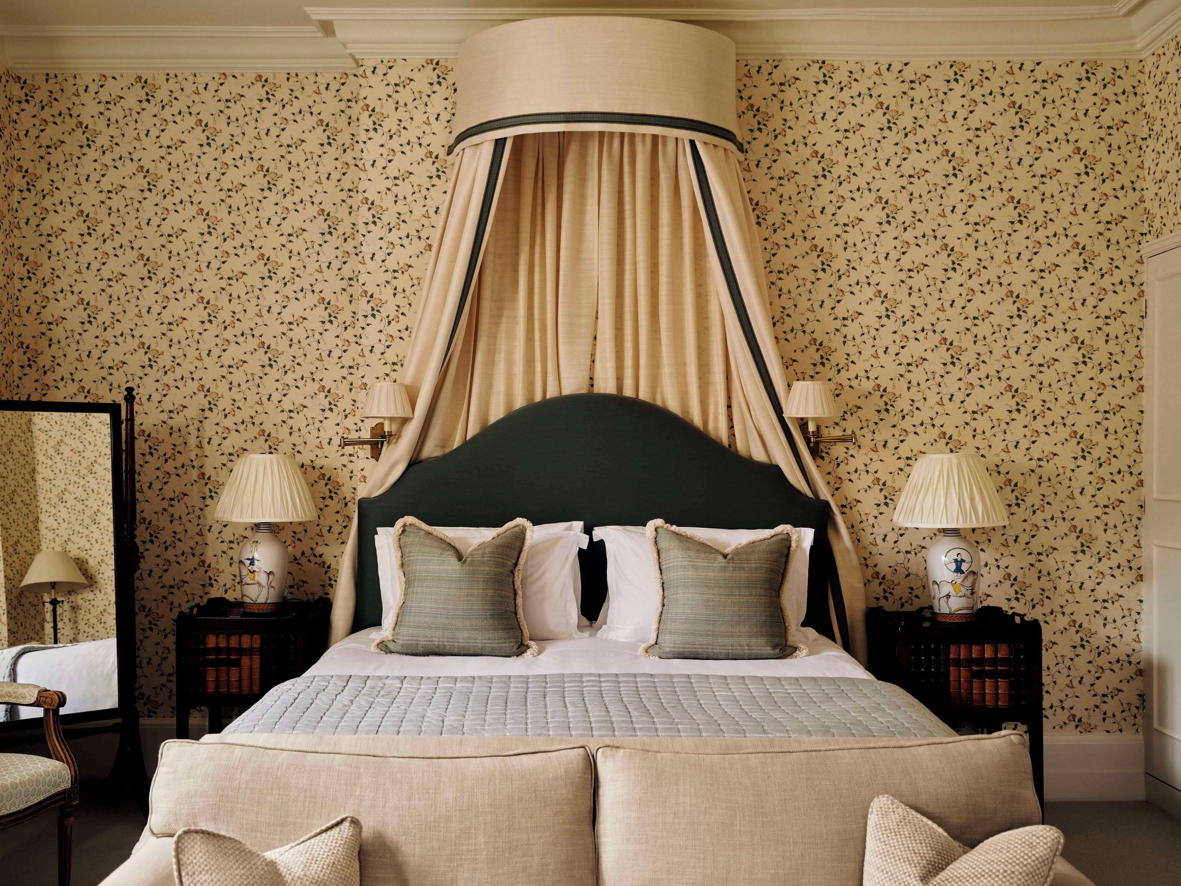 Deluxe Room | 1 bedroom, Egyptian cotton sheets, premium bedding, down duvets