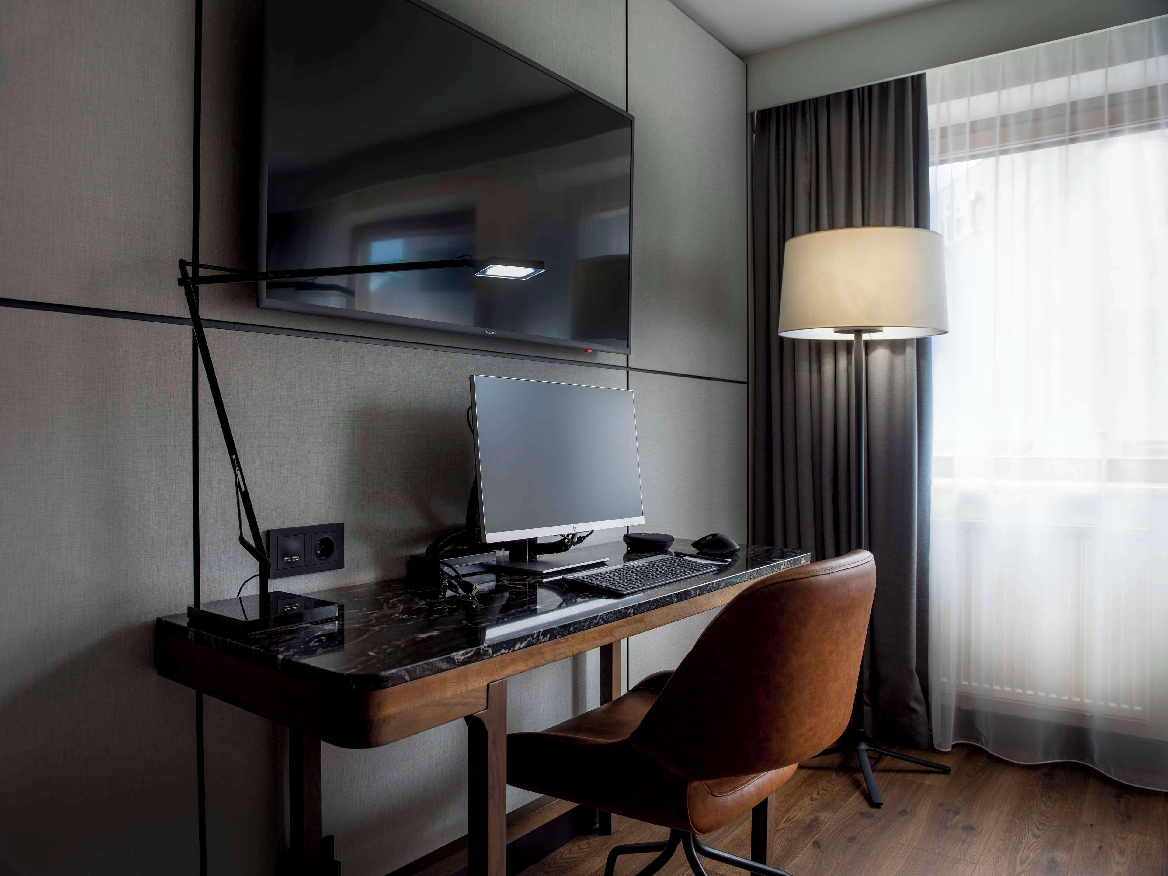 1 bedroom, hypo-allergenic bedding, minibar, in-room safe