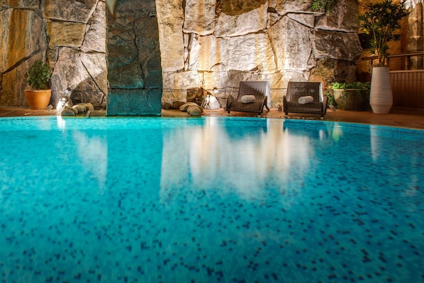 Una piscina techada