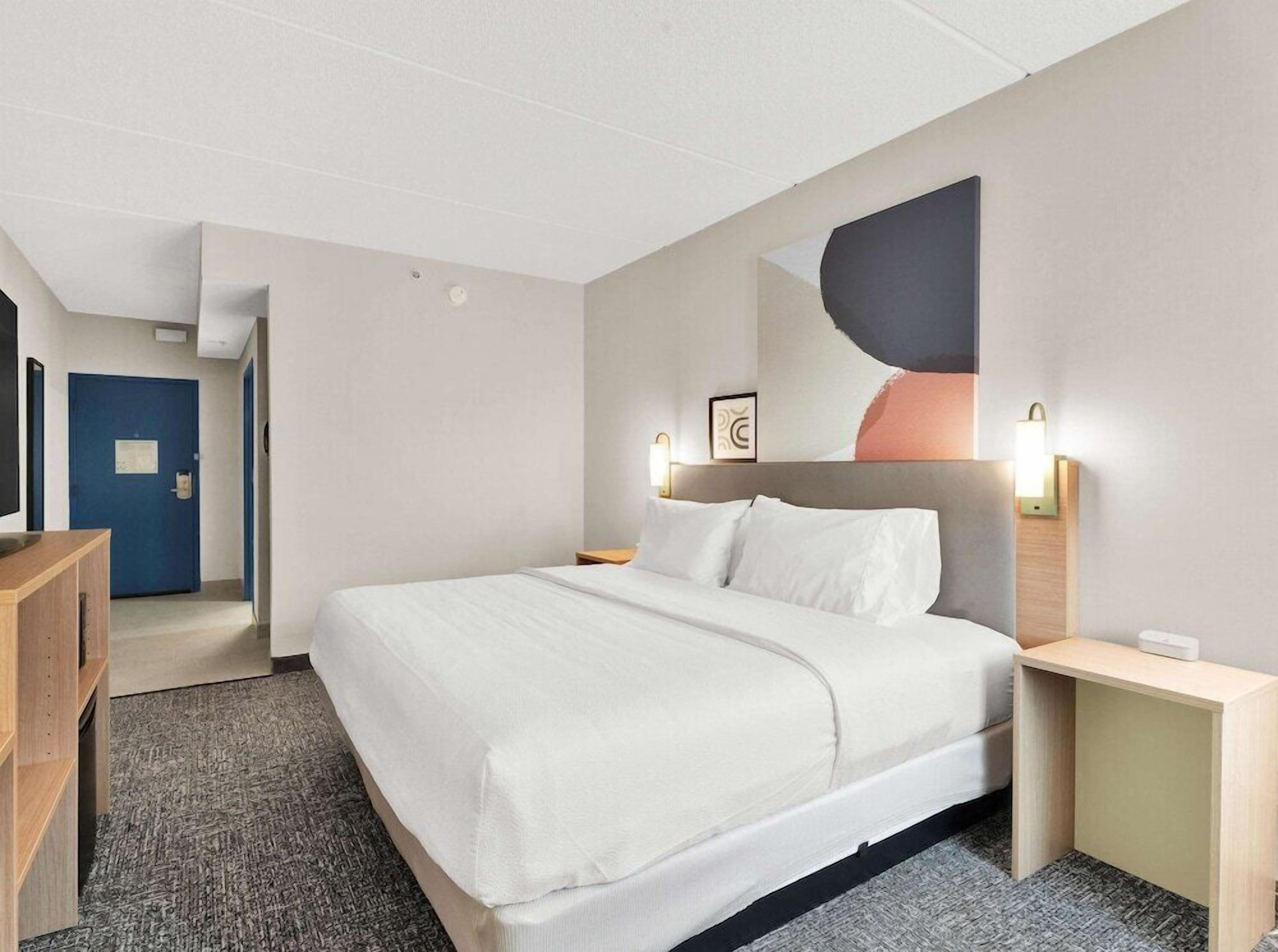 Literie de qualité, lit avec matelas à plateau-coussin, bureau