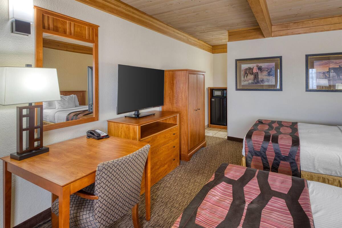 Standard Room, 2 Double Beds, Non Smoking, Refrigerator & Microwave | Laptop workspace, iron/ironing board, cribs (free), WiFi (free)