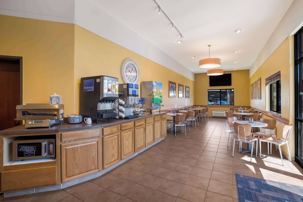 free daily continental breakfast