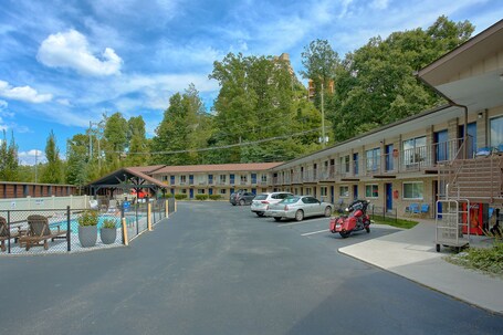 Sidney James Mountain Lodge - Image 54