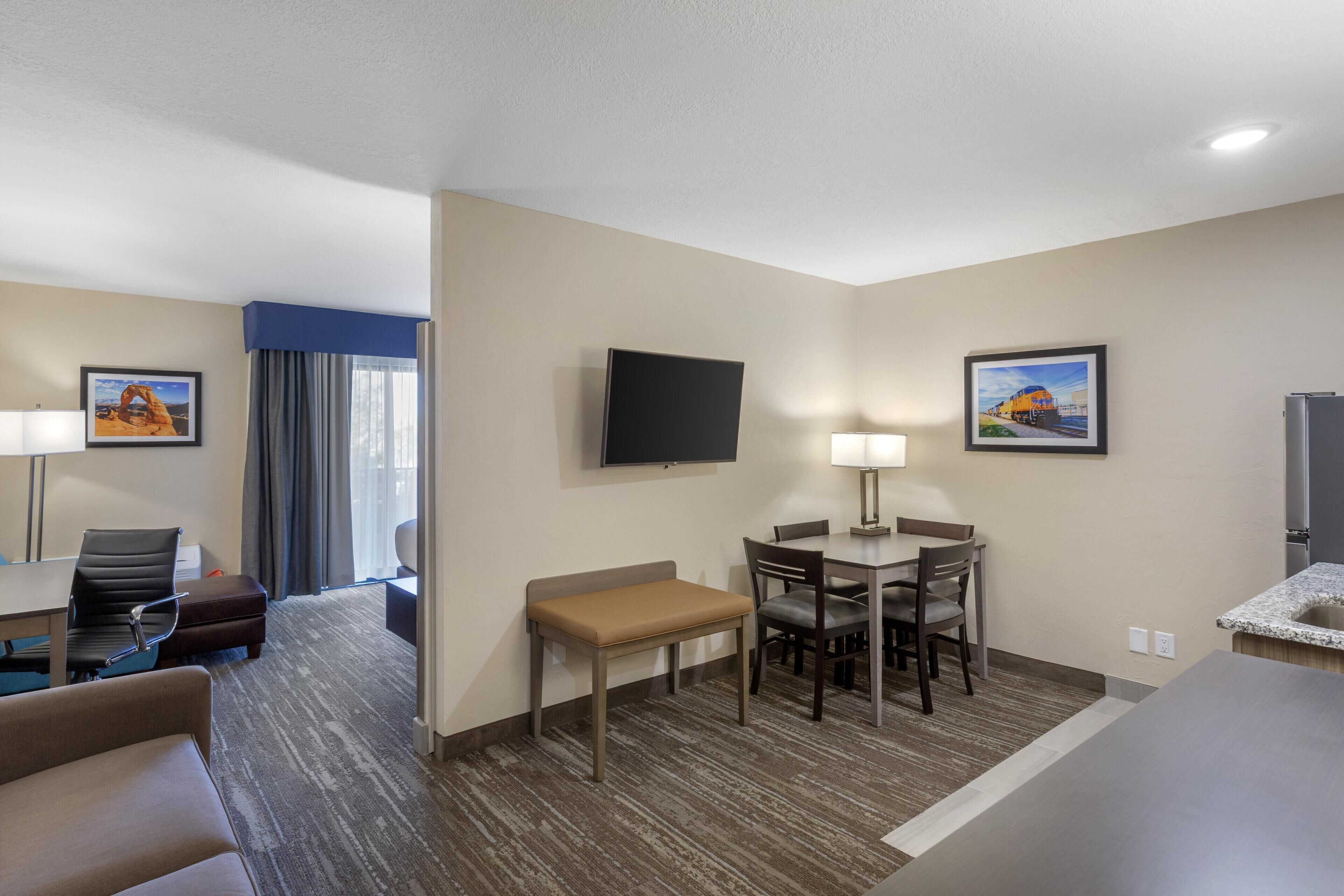 Suite, 1 King Bed, Non Smoking, Kitchenette (with Sofabed) | In-room safe, desk, laptop workspace, blackout curtains