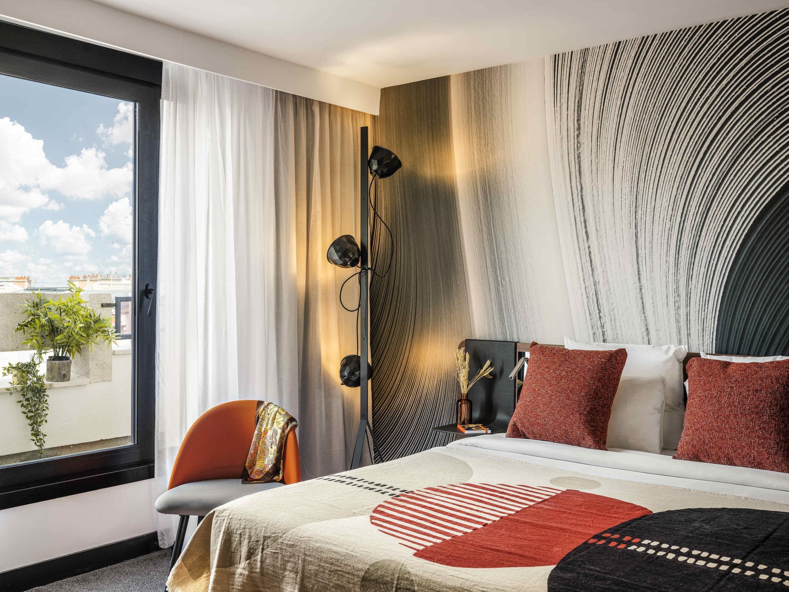 Superior Suite, 1 Double Bed with Sofa bed | Premium bedding, in-room safe, desk, laptop workspace