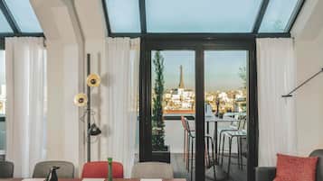 Executive-Suite, 1 King-Bett und Schlafsofa | Hochwertige Bettwaren, Zimmersafe, Schreibtisch
