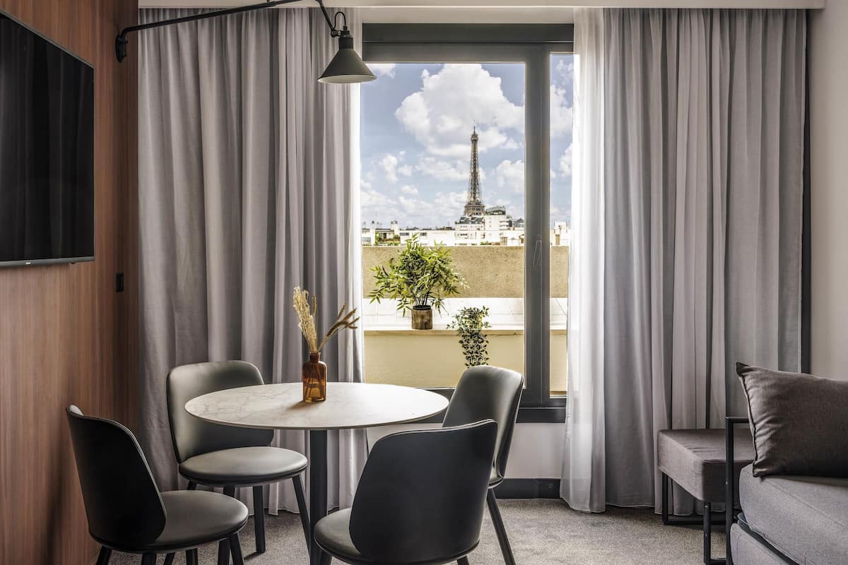 Superior Suite, 1 Queen Bed, City View (Eiffel Tower view)