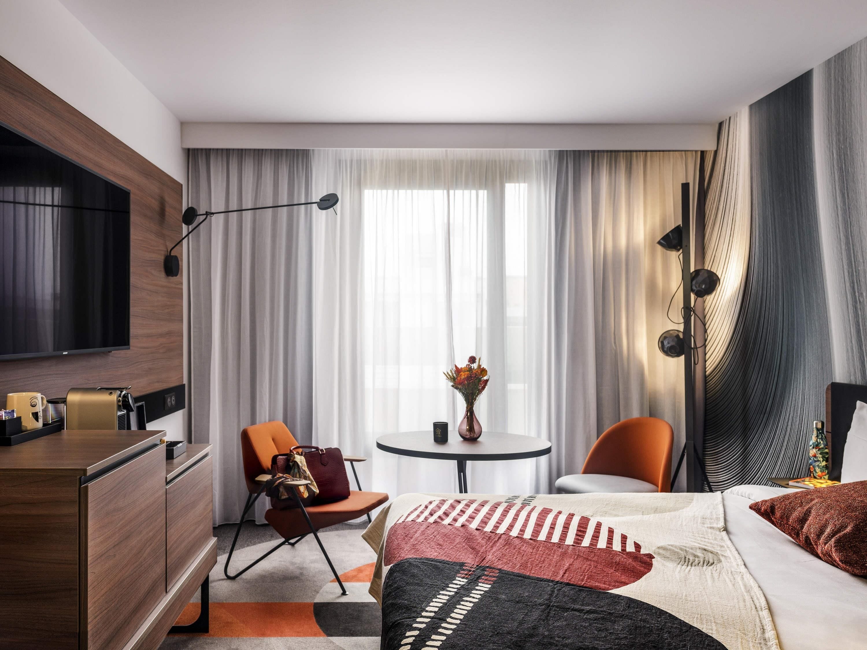 Literie de qualité supérieure, coffres-forts dans les chambres, bureau