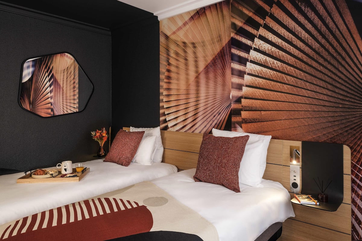 Habitación clásica, 2 camas individuales | Ropa de cama de alta calidad y caja de seguridad en la habitación