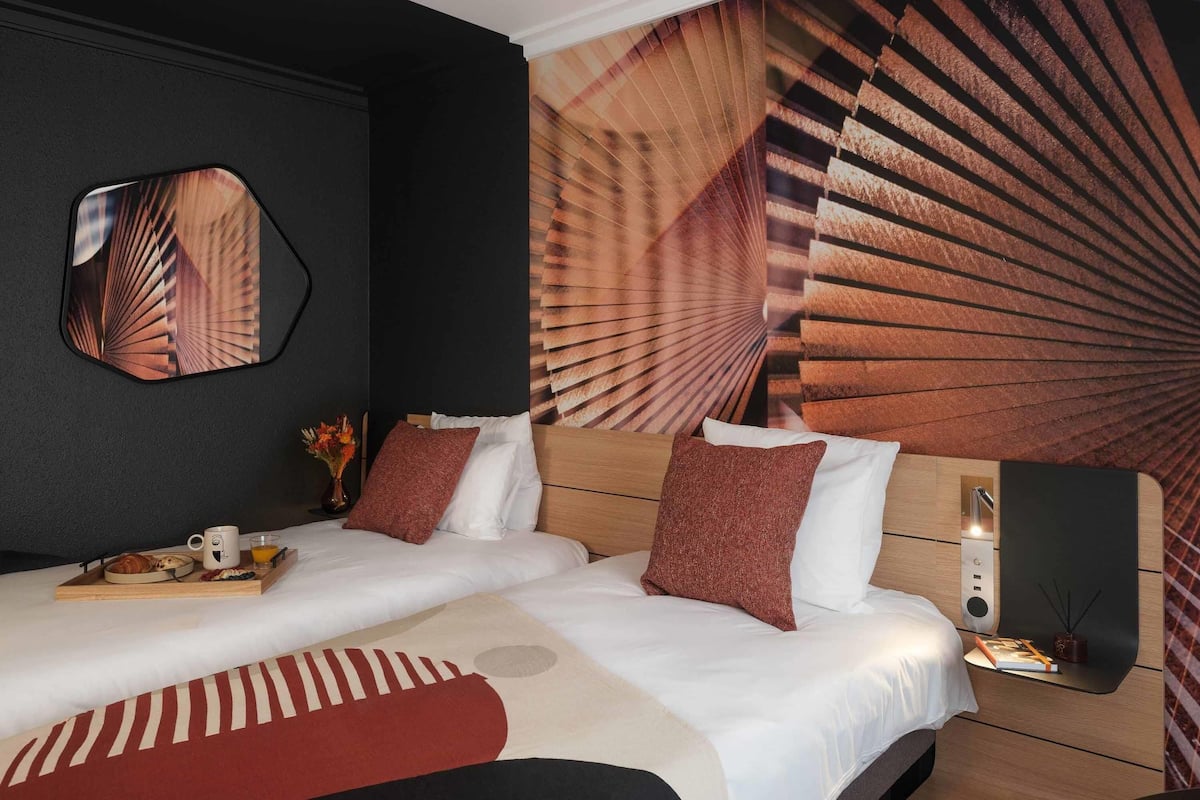 Quarto clássico, 2 camas de solteiro | 1 quarto, roupas de cama premium, cofres nos quartos, escrivaninha