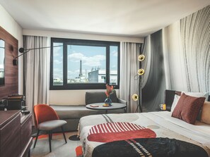 Habitación ejecutiva, 1 cama Queen size y sofá cama (Eiffel Tower View) | Ropa de cama de alta calidad y caja de seguridad en la habitación 