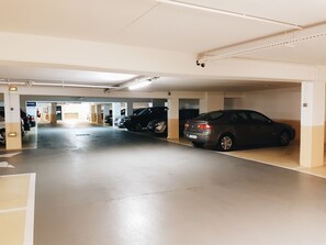 Estacionamento sem manobrista (sujeito a cobrança): EUR 29 por dia