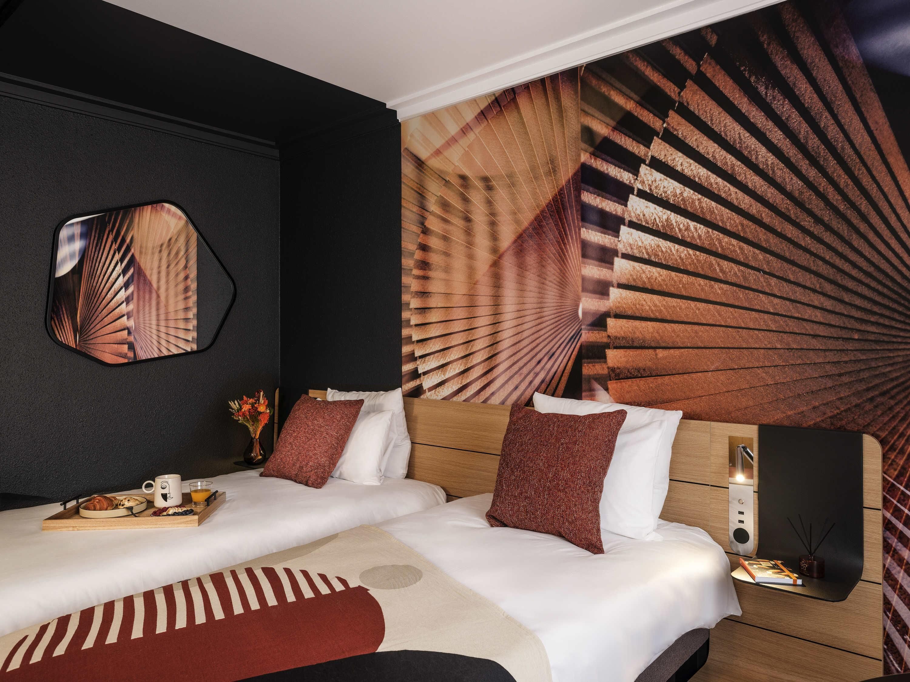 Classic Room, 2 Single Beds | Premium bedding, in-room safe, desk, laptop workspace