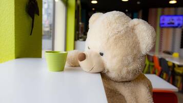 Colazione a buffet, servita tutte le mattine (8.90 EUR a persona)