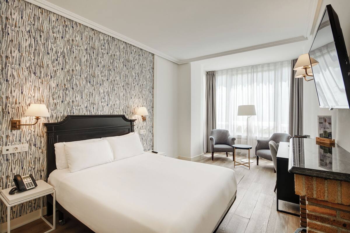 Superior Double Room | Minibar, in-room safe, blackout curtains, soundproofing