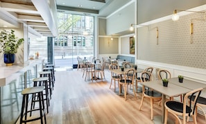 Snack bar