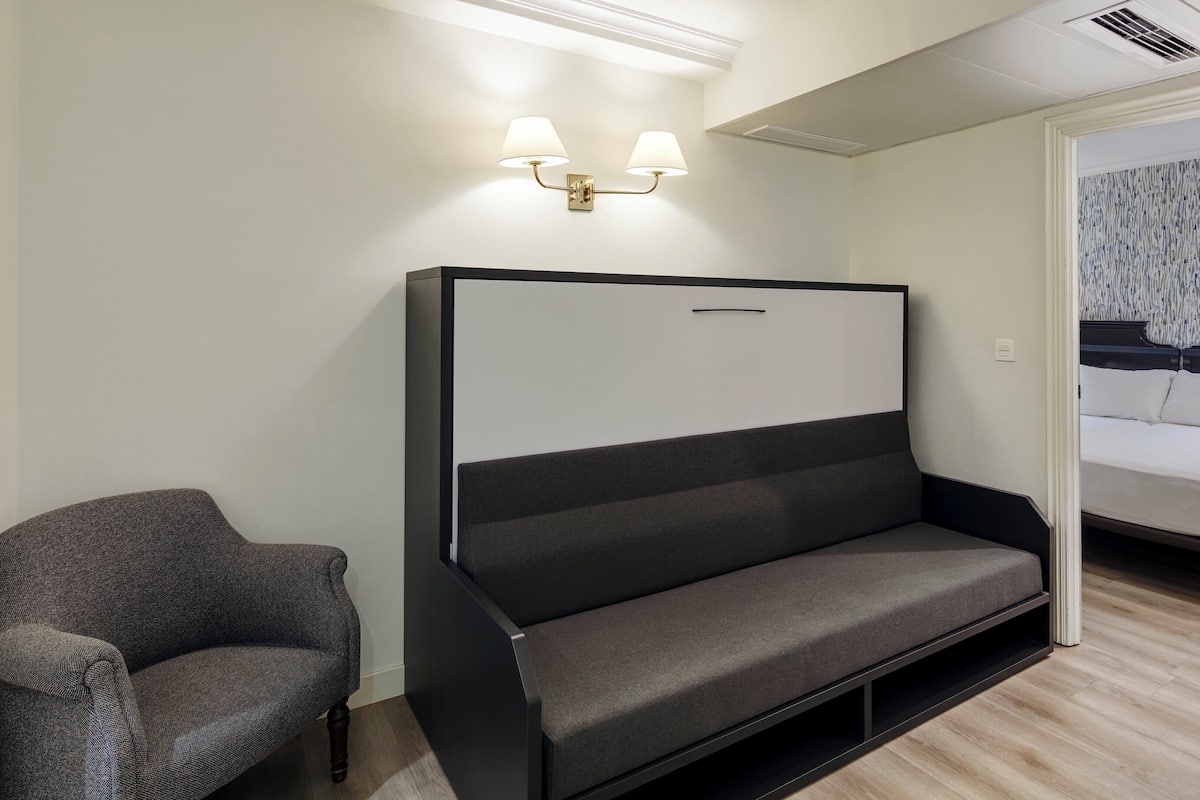 Minibar, caja de seguridad en la habitación y cortinas blackout