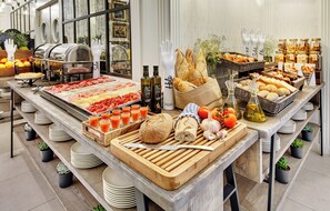 Daily buffet breakfast for a fee