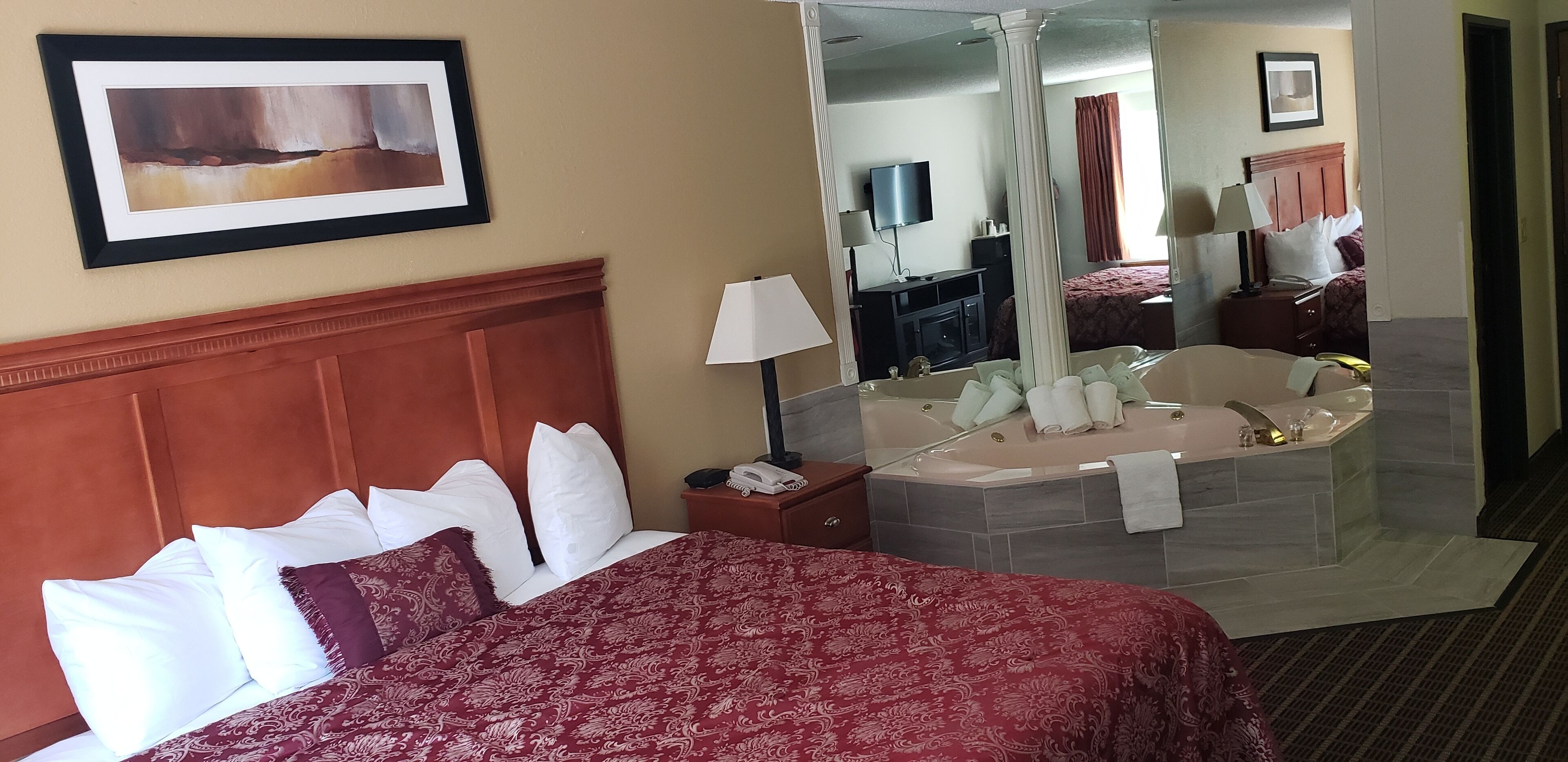 Standard Room, 2 Queen Beds, Non Smoking | Private spa tub