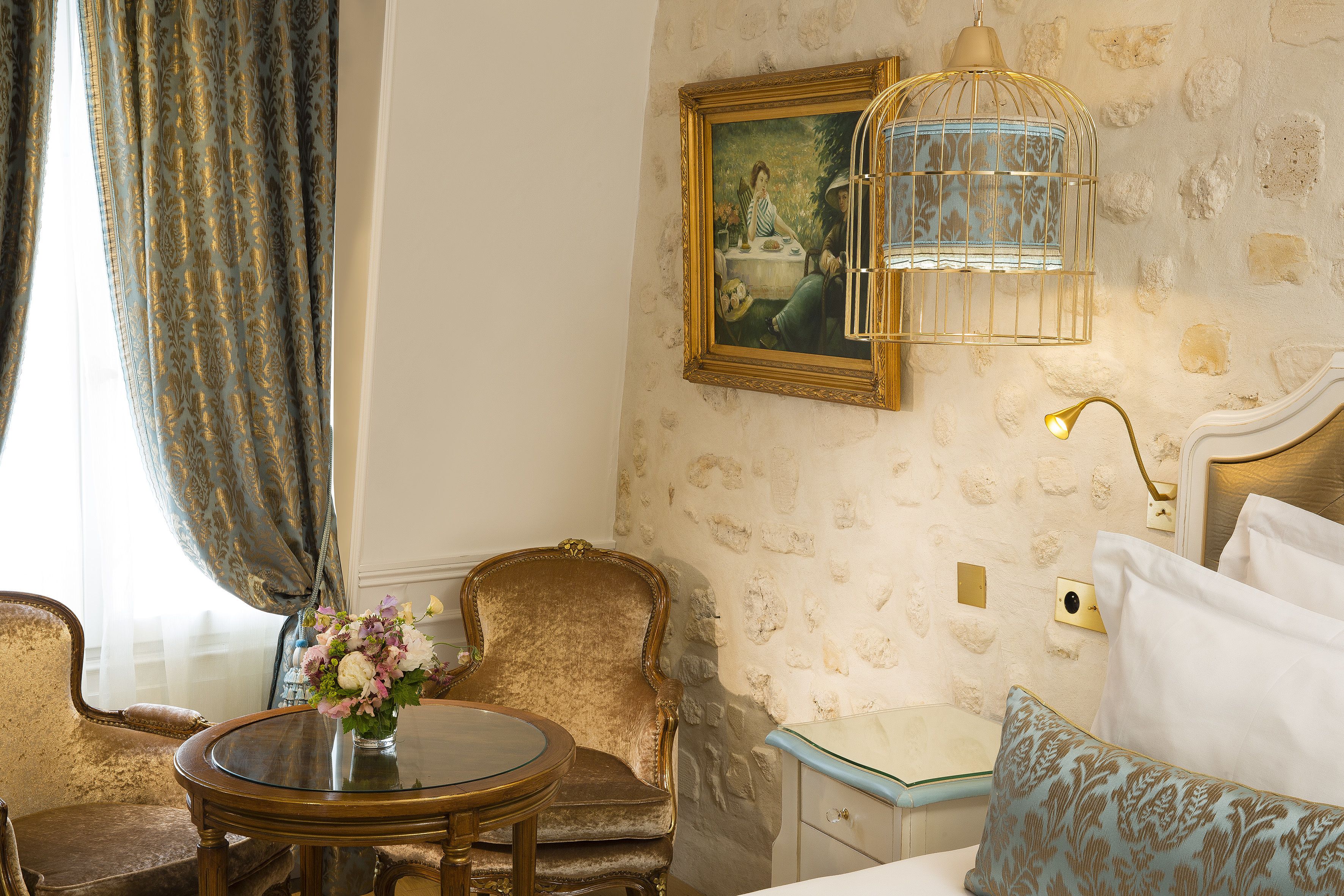 junior suite | living area | led tv