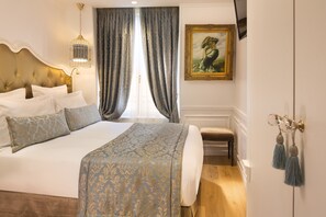 Classic Room | Premium bedding, pillowtop beds, minibar, in-room safe