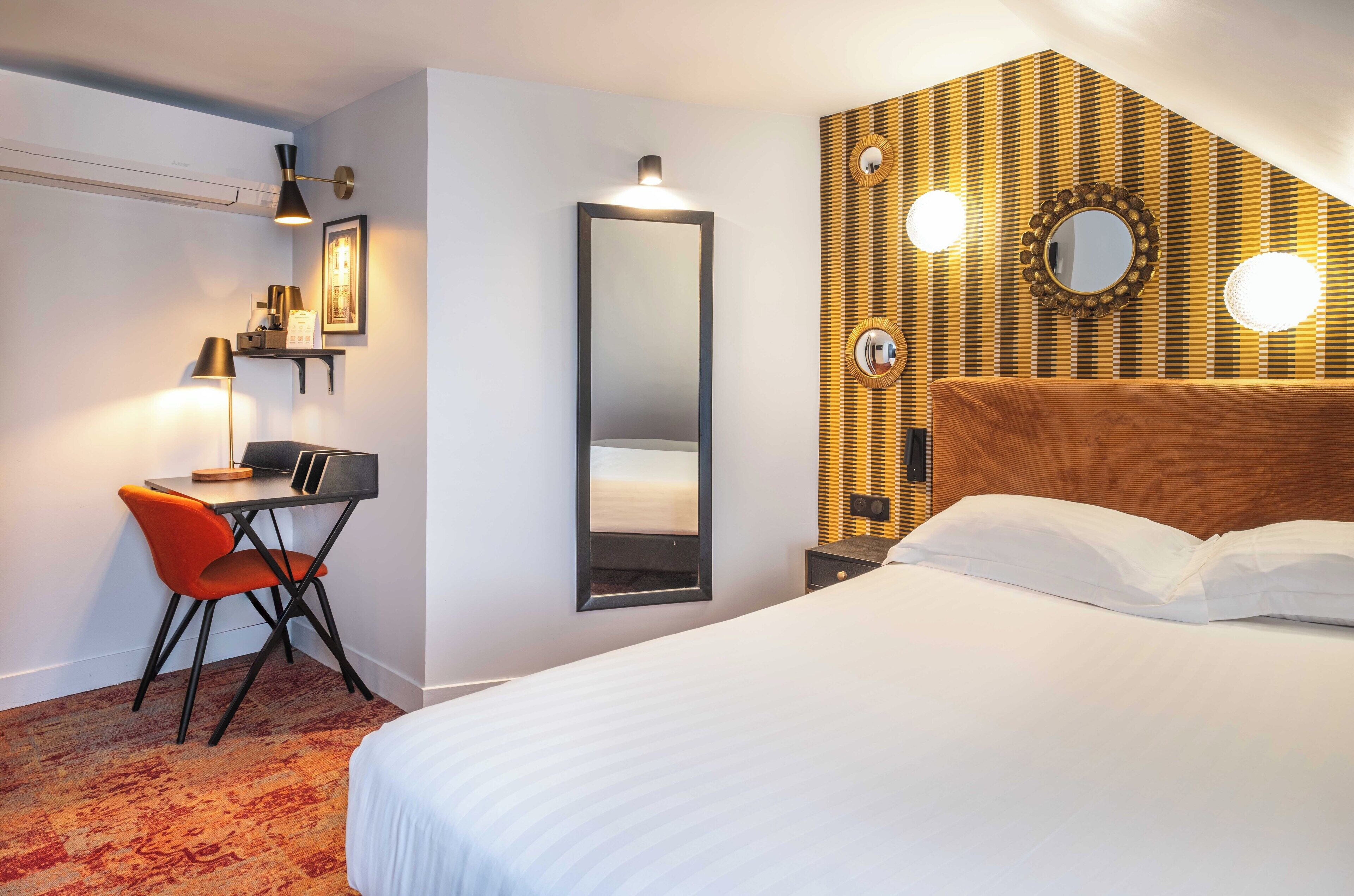 classic double room | hypo-allergenic bedding, desk, soundproofing, bed sheets