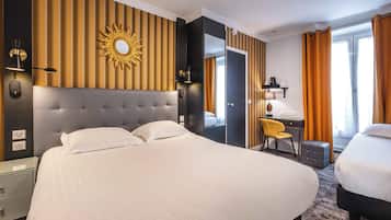 Executive Triple Room, Multiple Beds | Hypo-allergenic bedding, desk, soundproofing, bed sheets