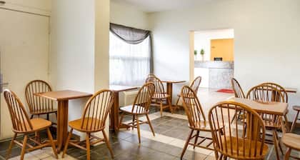 Meadow Acres Inn