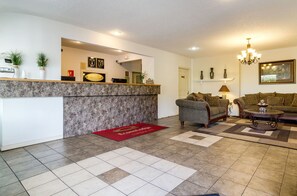 Lobby - Meadow Acres Inn (Topeka)