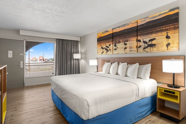 Standard Room, 1 King Bed | Desk, iron/ironing board, free cribs/infant beds, free WiFi