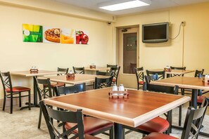 Free daily full breakfast 