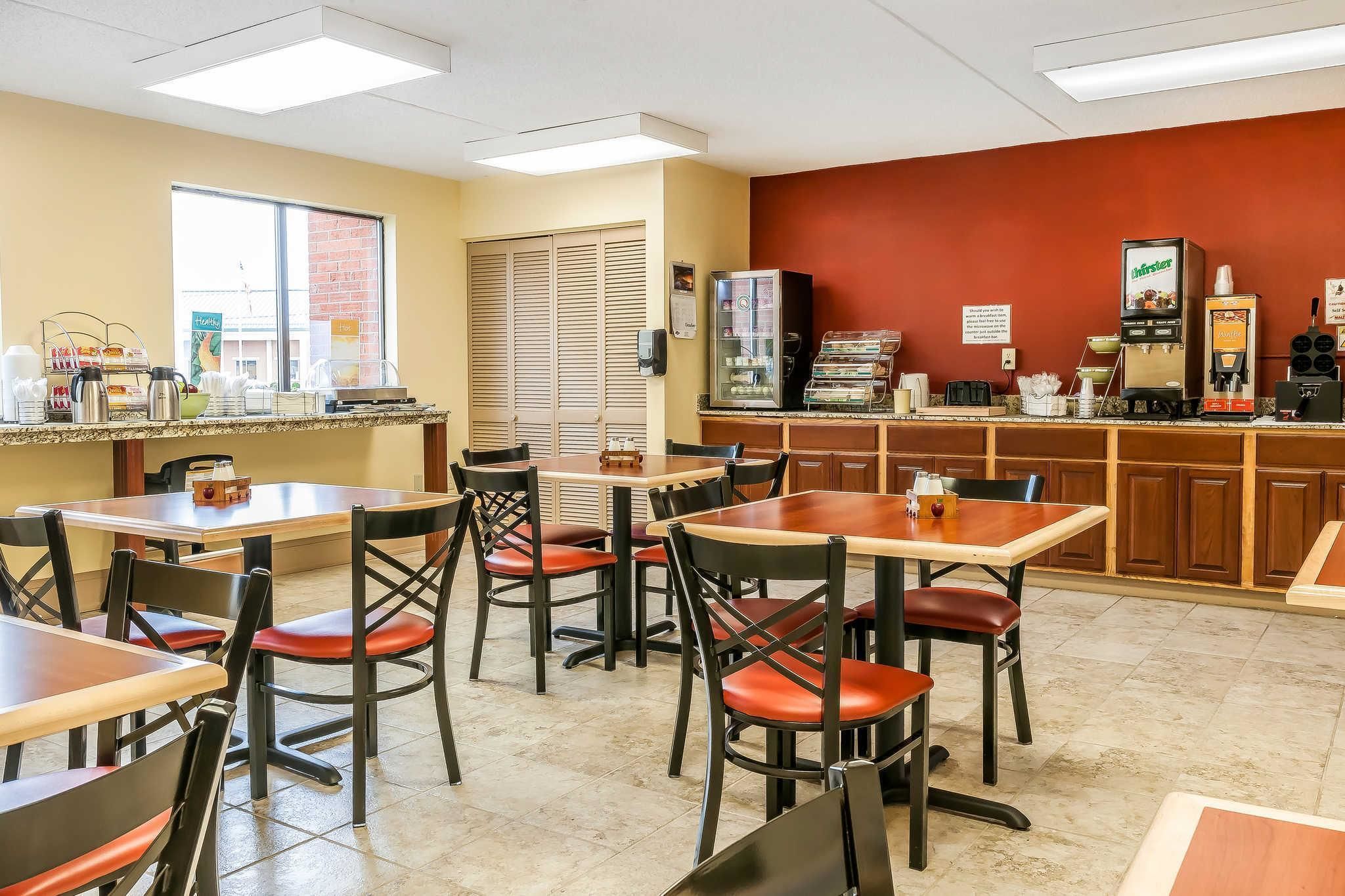 Café da manhã completo grátis todos os dias