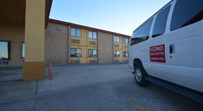Exterior - Econo Inn and Suites (Oklahoma City)