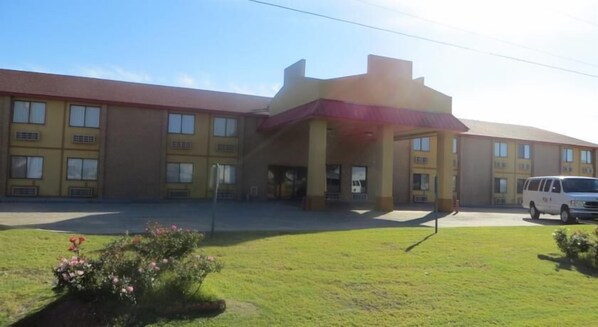 Exterior - Econo Inn and Suites (Oklahoma City)
