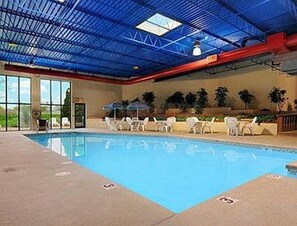 Indoor pool, outdoor pool - Hotel Milwaukee Airport (Milwaukee)