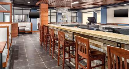 Hotel Milwaukee Airport