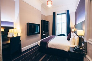 Classic Double Room, 1 Queen Bed | Egyptian cotton sheets, premium bedding, in-room safe, desk