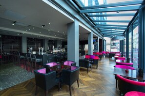 2 barer/lounger, cocktailbar og pub