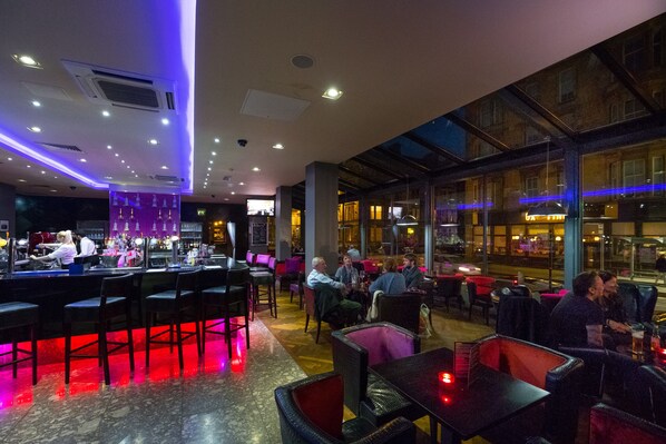 2 bars, bar à cocktails, pub