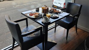 Komplett frokost hver dag (mot et tillegg)