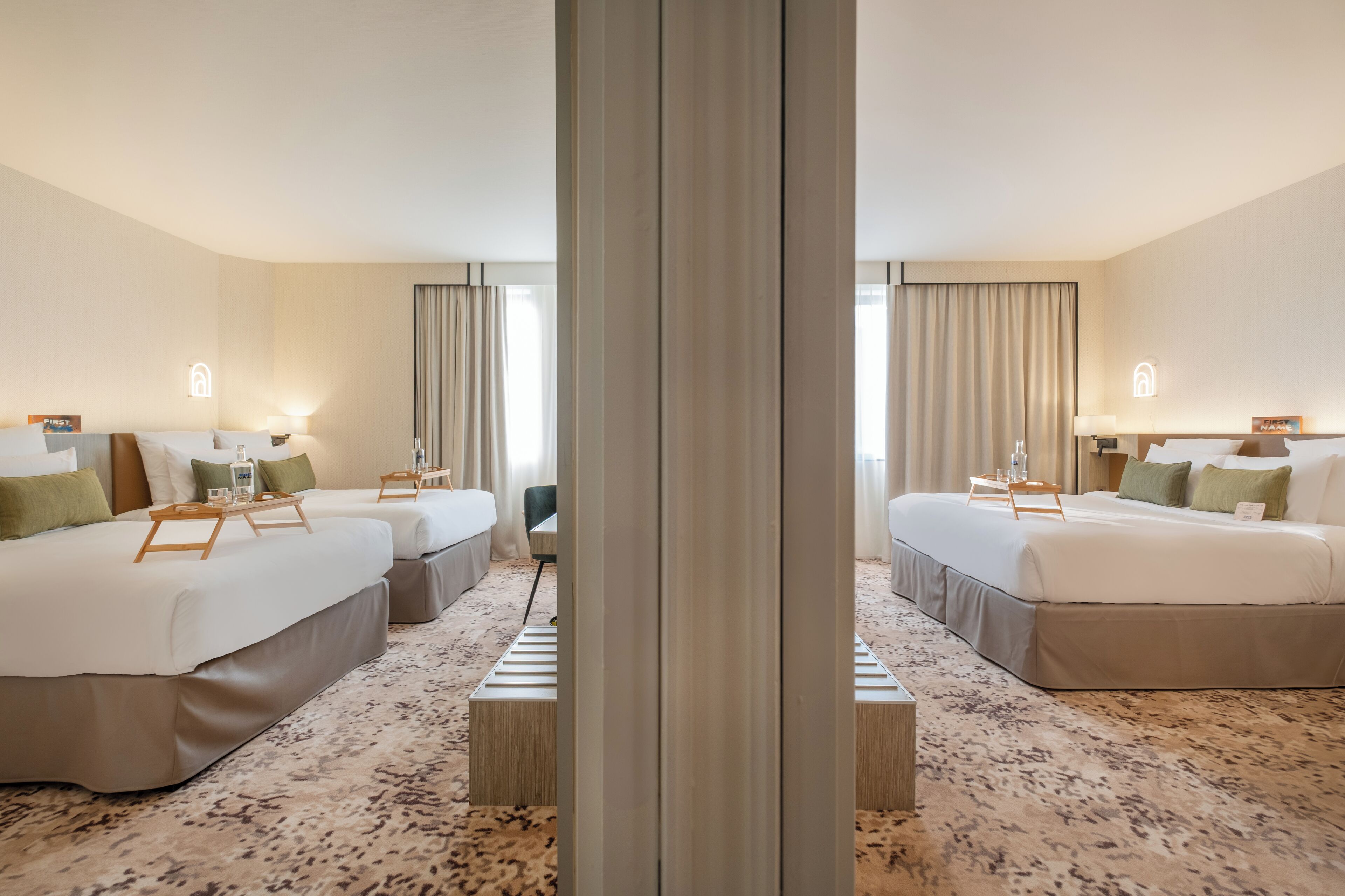 Rom (Family) | Sengetøy av topp kvalitet, senger med overmadrass og safe på rommet