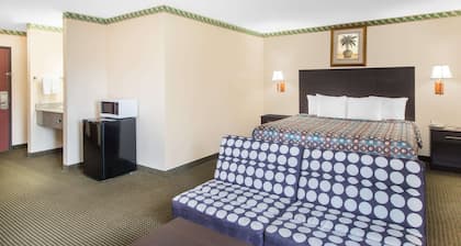 Days Inn by Wyndham Sullivan