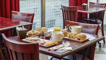Daily buffet breakfast for a fee