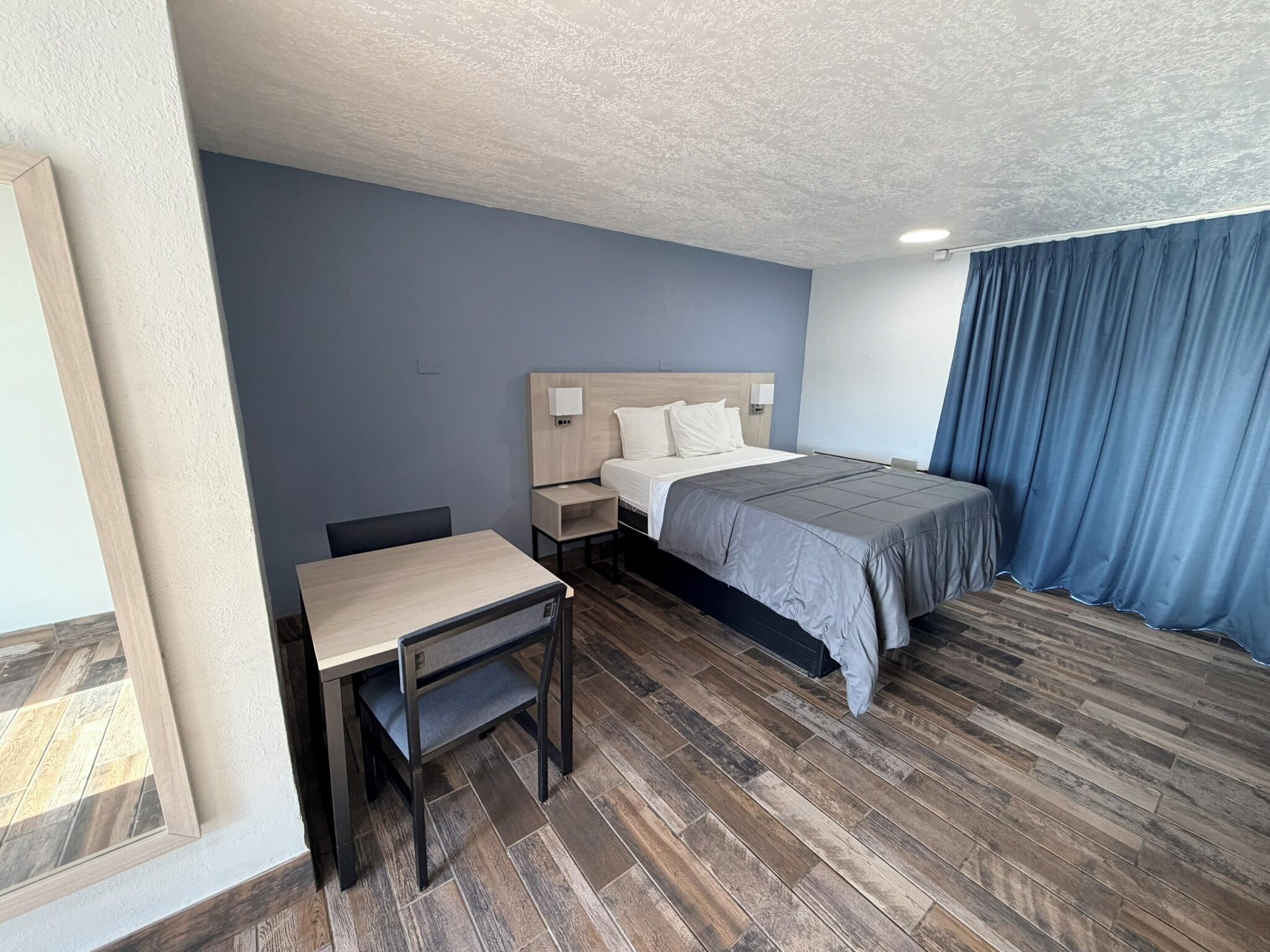 Habitación Deluxe, 1 cama Queen size, para no fumadores | Servicio a la habitación