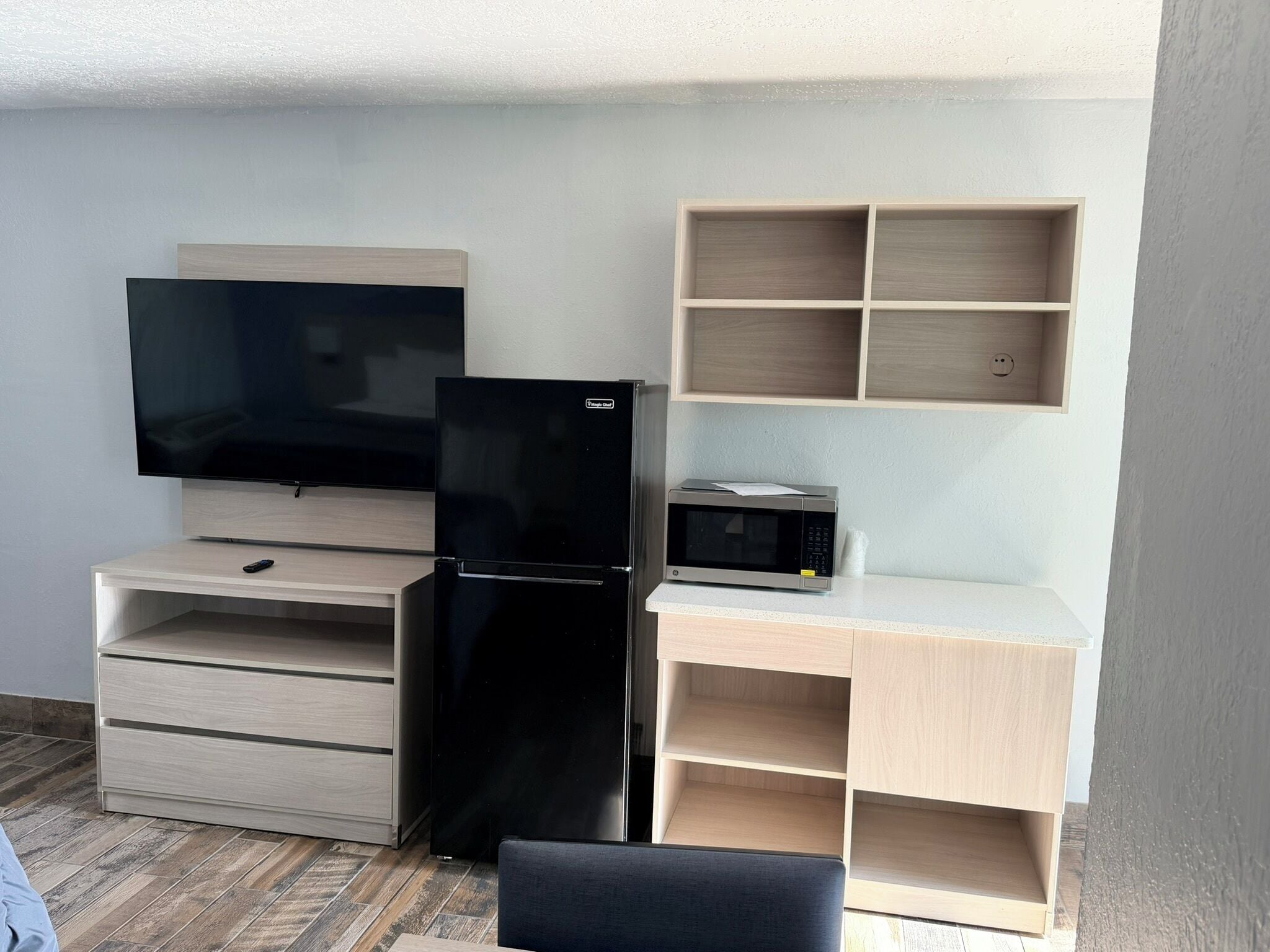 Habitación Deluxe, 1 cama Queen size, para no fumadores | Escritorio, tabla de planchar con plancha y cunas gratuitas 