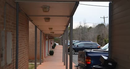 Bravo Inn Greensboro