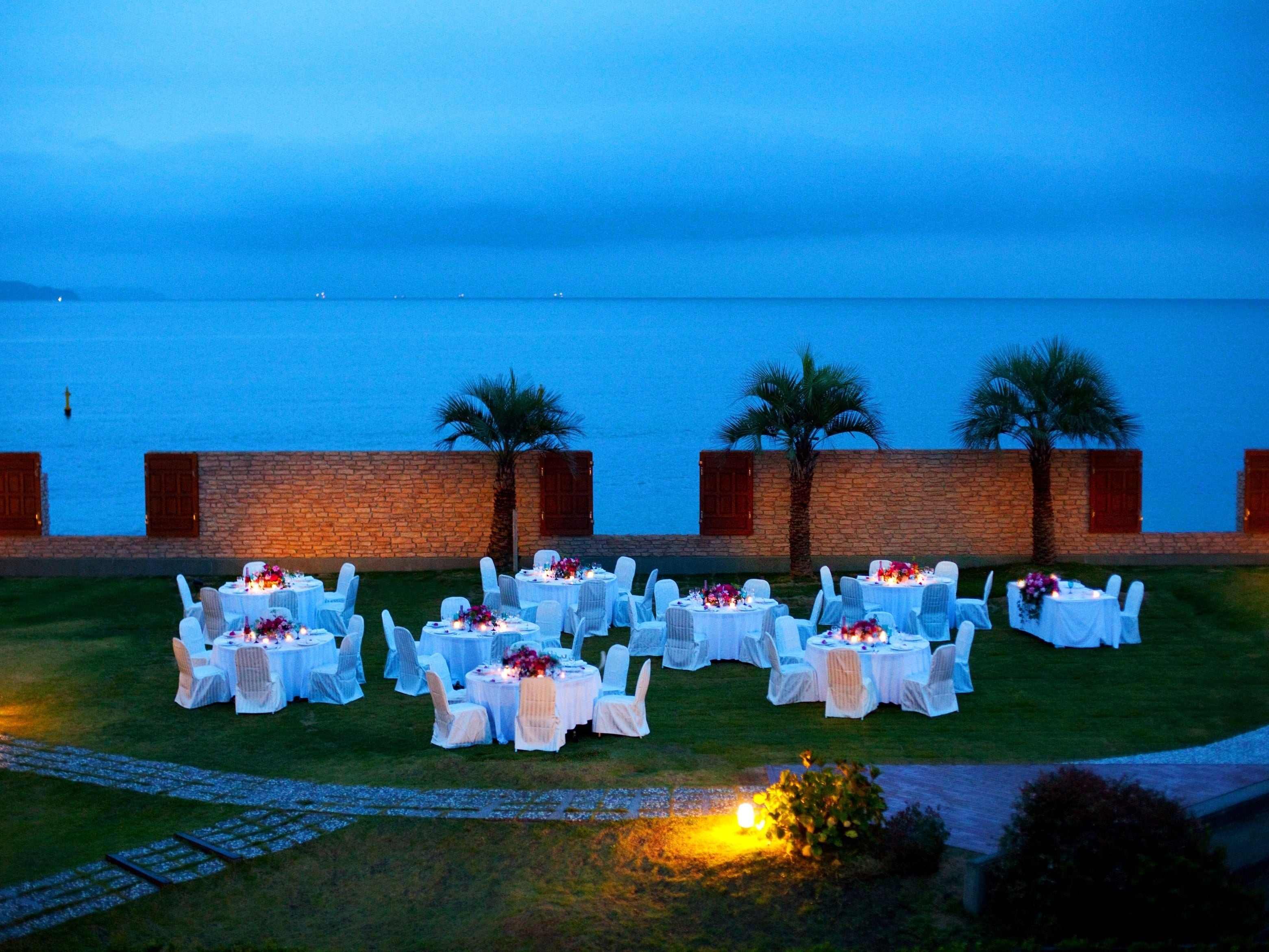 outdoor banquet area