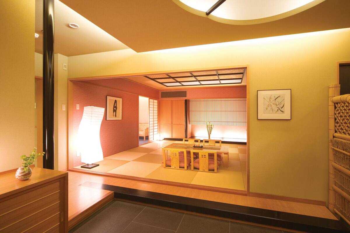 Japanese Suite Main Tower Non-Smoking 85sqm Ocean View | Premium bedding, in-room safe, blackout drapes, WiFi (free)