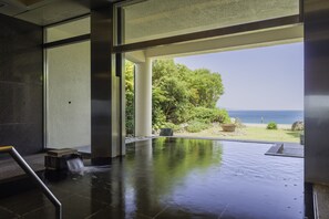 Hot springs - AoAwo Naruto Resort (Naruto)